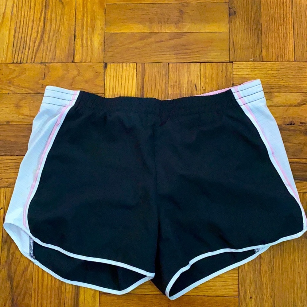 Nike athletic shorts size: M